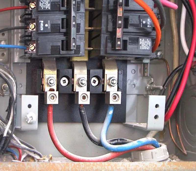 Neutral Wire Connection Issues in Circuit Breaker Panels