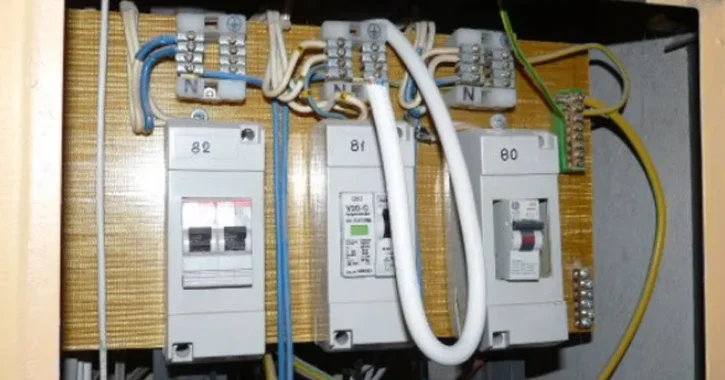 Free Connections on Circuit Breakers Explained