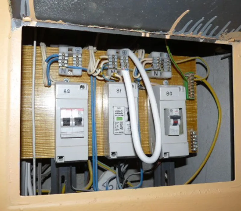 Free Connections on Circuit Breakers Explained