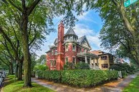 Residential & Commercial Electricians in Lakewood-Balmoral