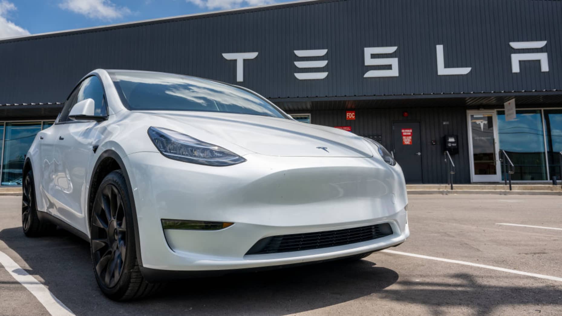 Chicago Tesla Charger Install – STS Electric